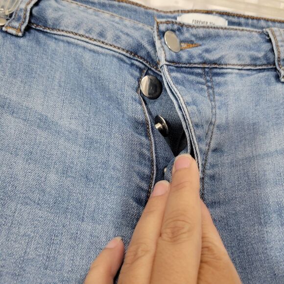Forever 21 plus size button up cropped distressed jeans sz 1x - Picture 3 of 10